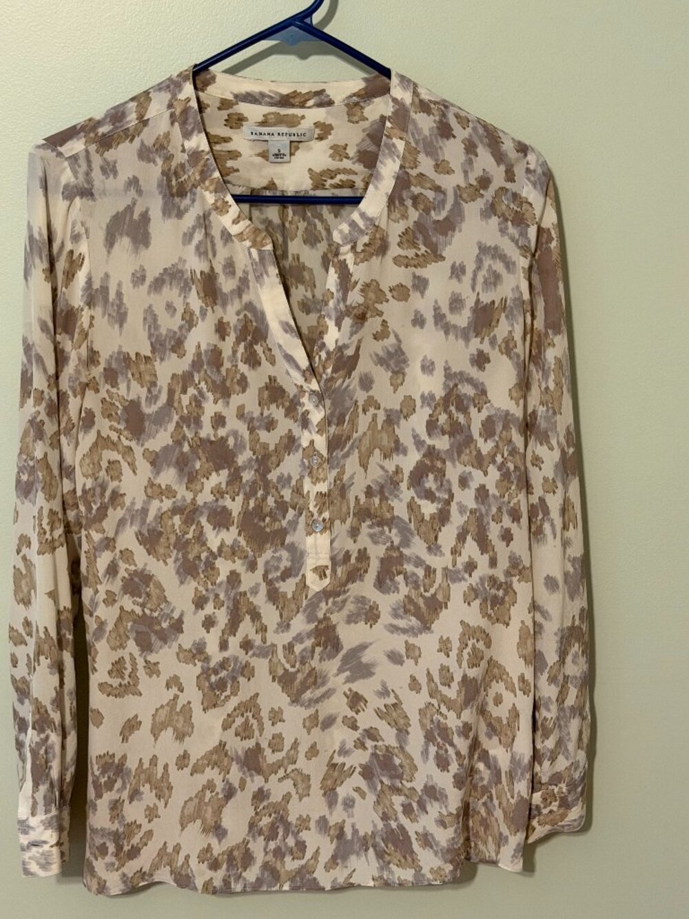 Banana Republic silk blouse